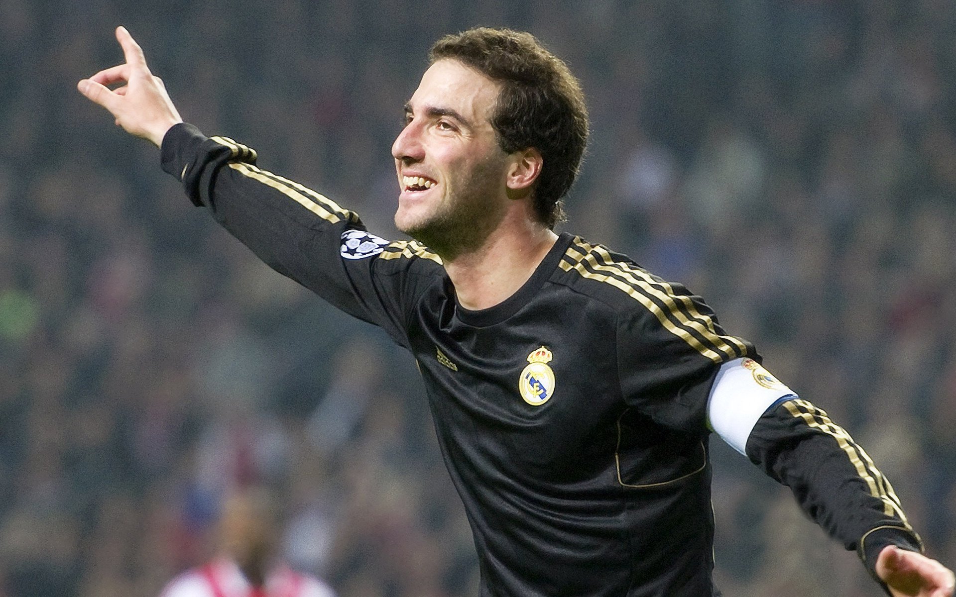 爱游戏ayx-“西甲攻防战频繁，比赛精彩纷呈”，西甲攻略