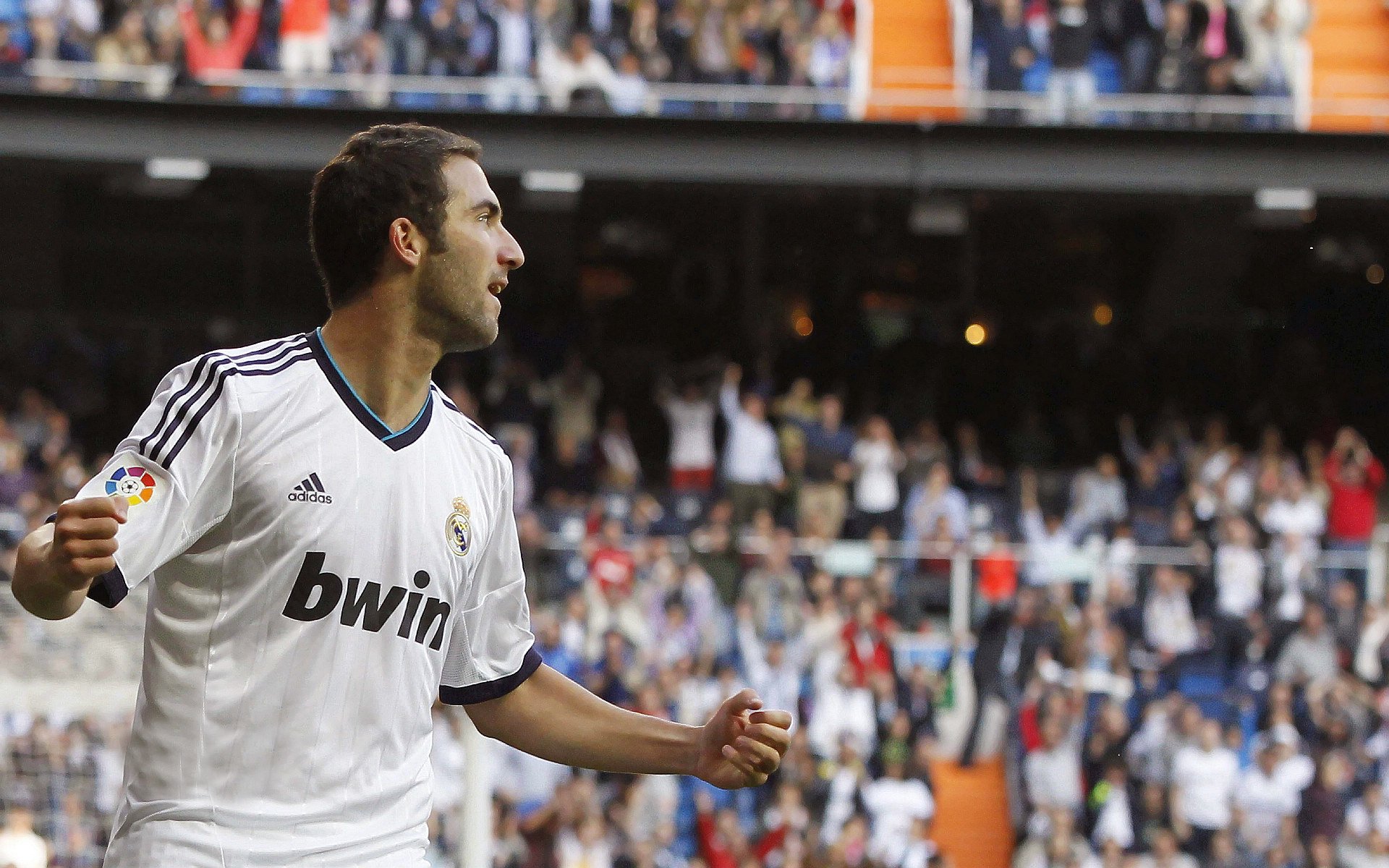 爱游戏平台-【裁判实录】如何判罚犯规？比赛规则细节一次看懂，犯规判罚方法